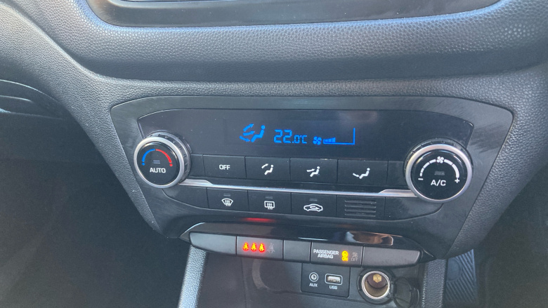 Hyundai i20 1.2 Premium Nav 5dr Petrol Hatchback